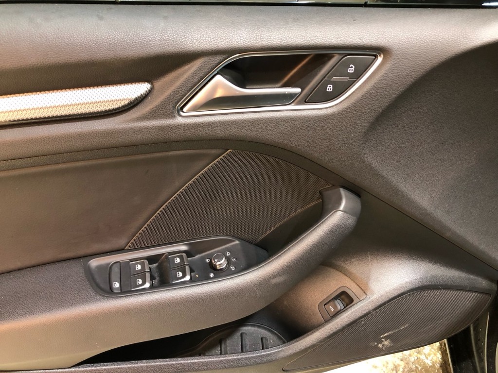 WAUZZZ8V1J1085120 Audi A3