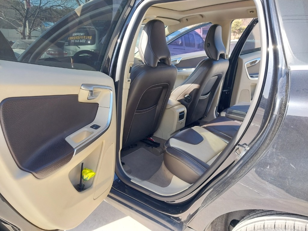 YV1DZ9926A2098439 Volvo XC60