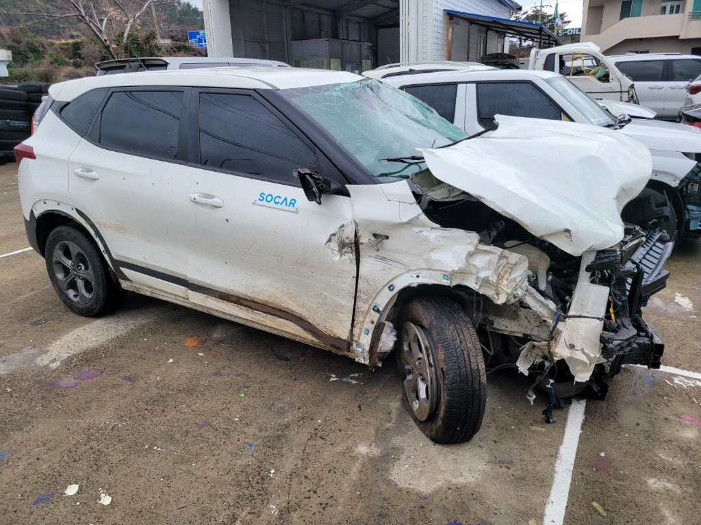 KNAEP812GLK080620 KIA Seltos