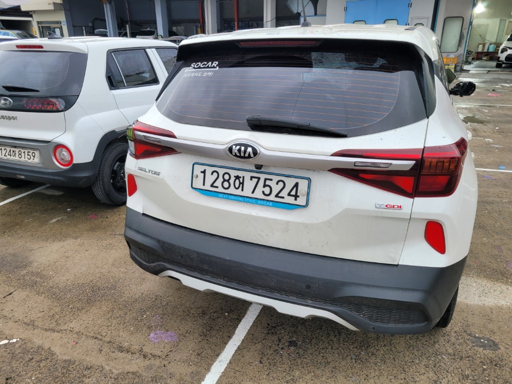 KNAEP812GLK080620 KIA Seltos