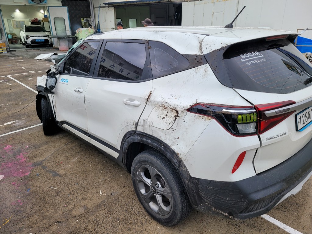 KNAEP812GLK080620 KIA Seltos