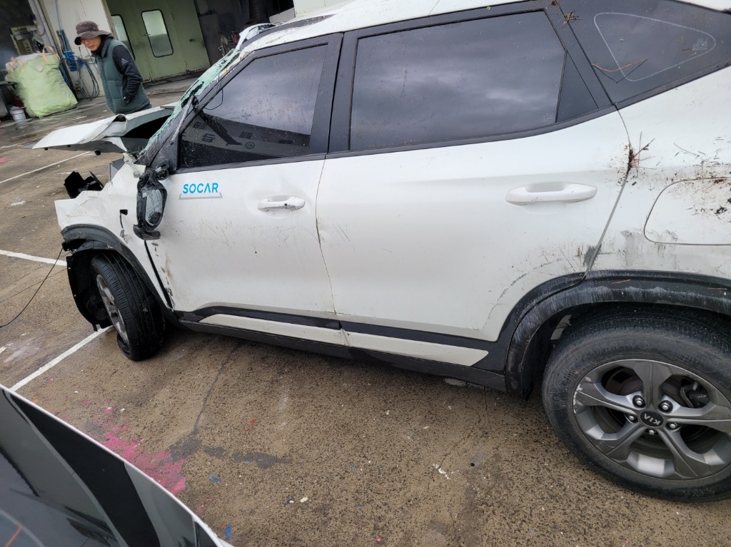 KNAEP812GLK080620 KIA Seltos