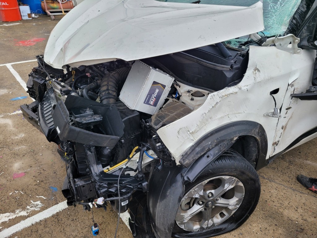 KNAEP812GLK080620 KIA Seltos