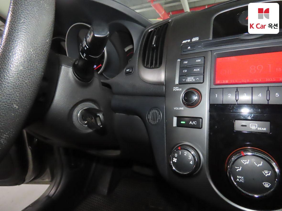 KIA Forte 2011 KNAFU415BBA462047 Image 3
