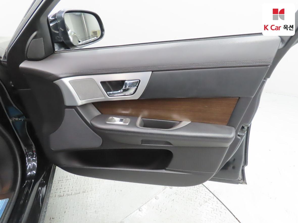 SAJAA0540FNU56171 Jaguar New Xf