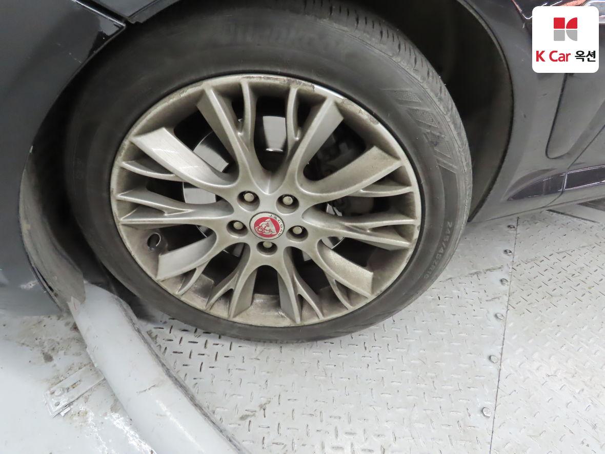 SAJAA0540FNU56171 Jaguar New Xf