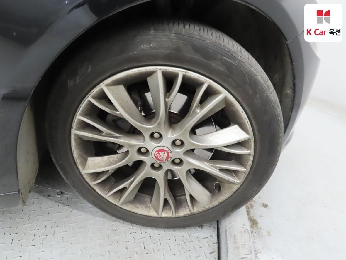 SAJAA0540FNU56171 Jaguar New Xf