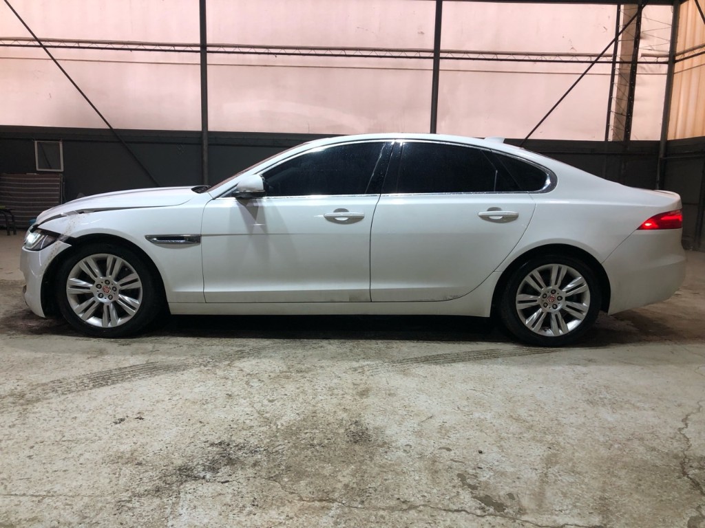 SAJBB4BK6HCY29837 Jaguar Xf X260