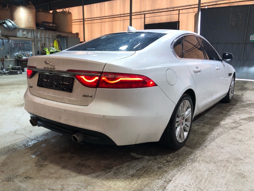 SAJBB4BK6HCY29837 Jaguar Xf X260