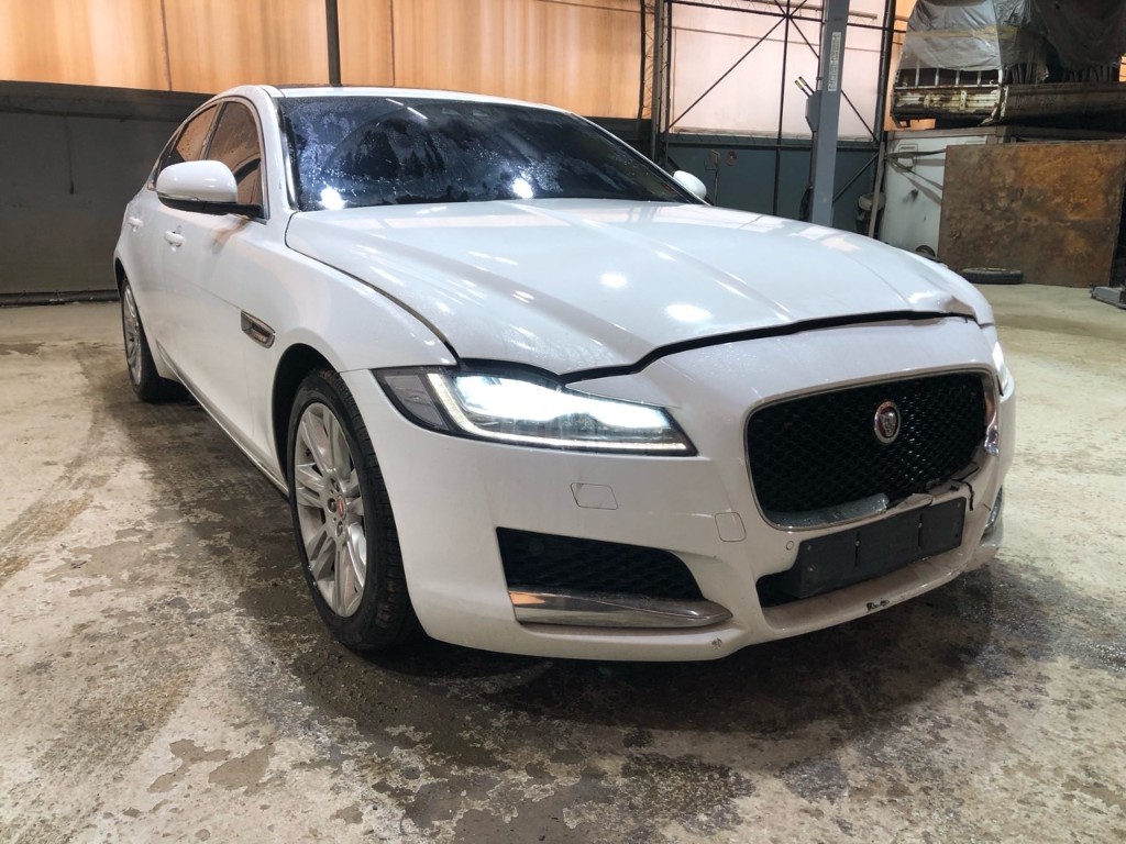 SAJBB4BK6HCY29837 Jaguar Xf X260
