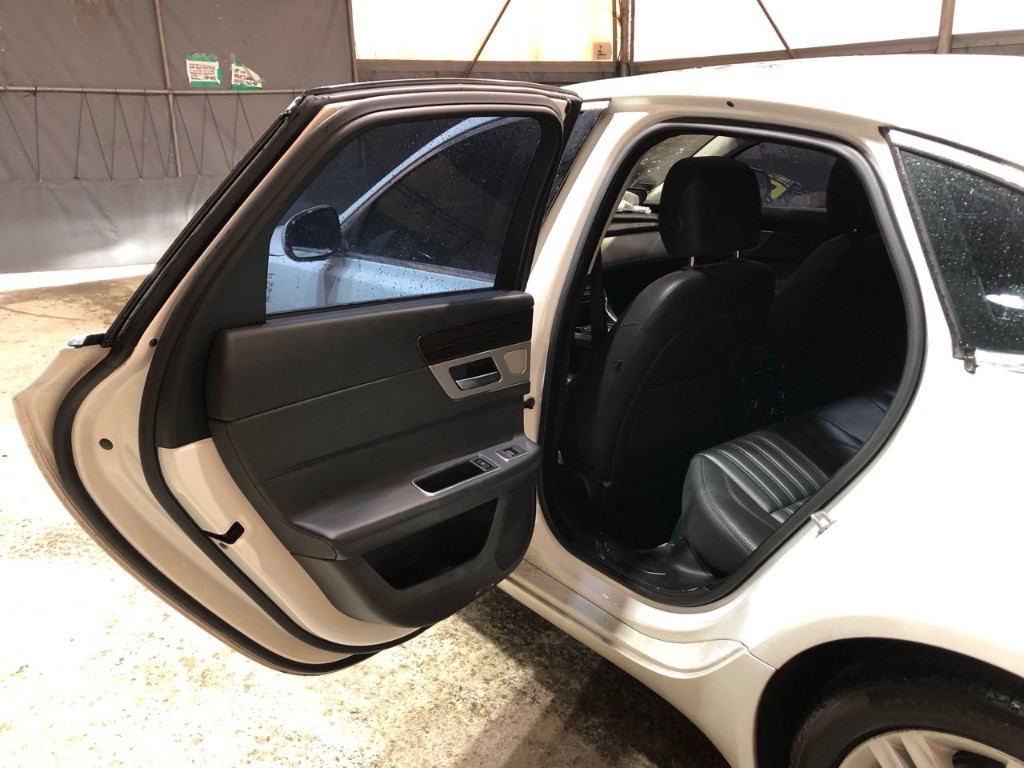 SAJBB4BK6HCY29837 Jaguar Xf X260