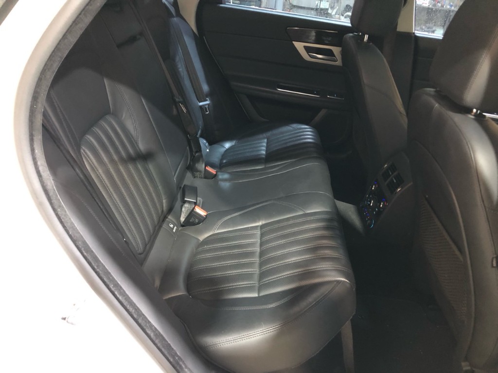 SAJBB4BK6HCY29837 Jaguar Xf X260