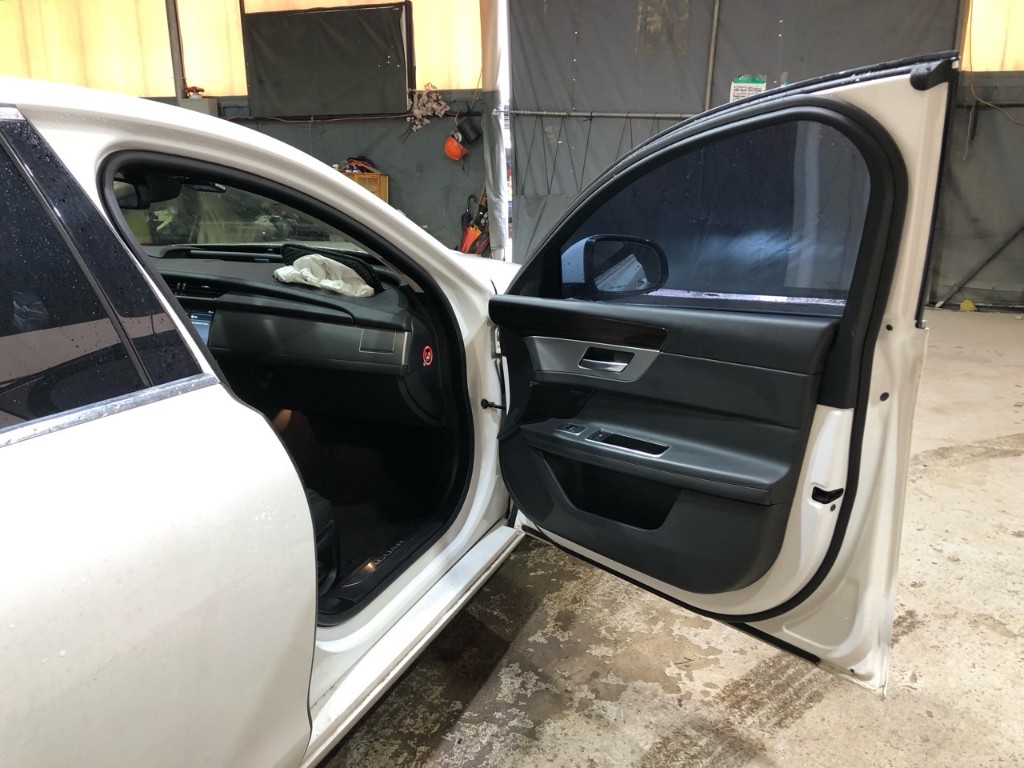 SAJBB4BK6HCY29837 Jaguar Xf X260