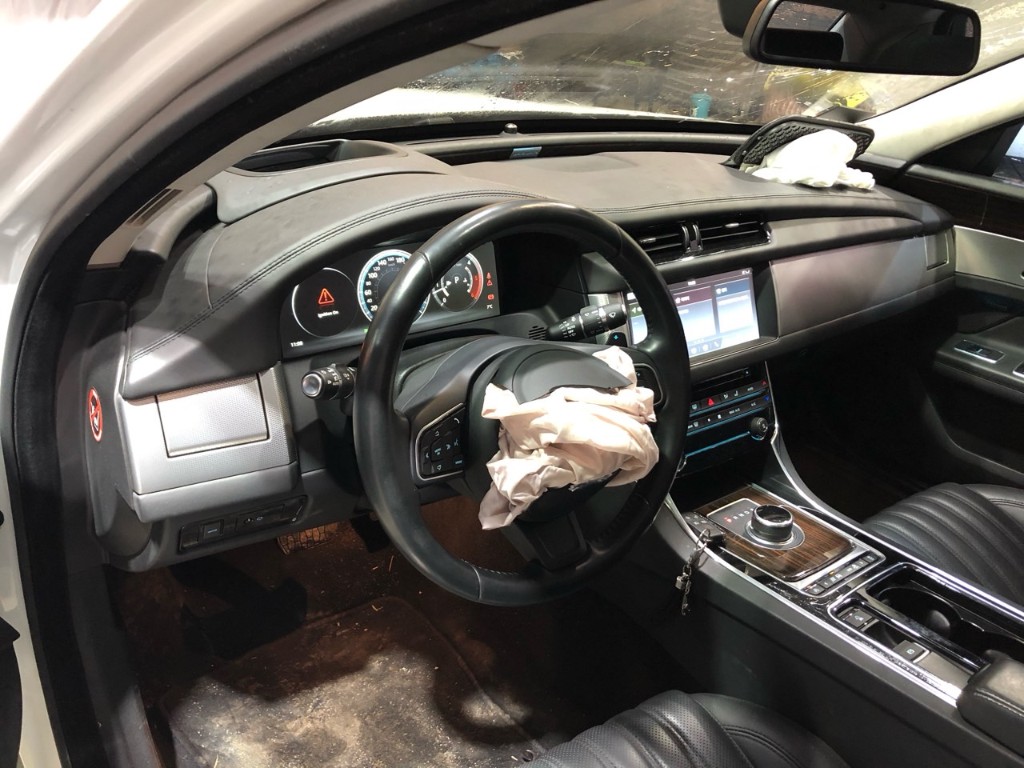 SAJBB4BK6HCY29837 Jaguar Xf X260