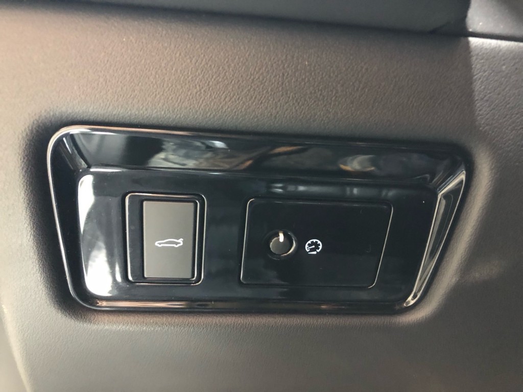 SAJBB4BK6HCY29837 Jaguar Xf X260