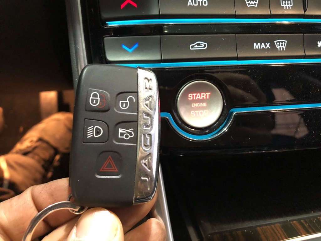 SAJBB4BK6HCY29837 Jaguar Xf X260