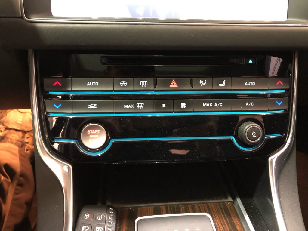 SAJBB4BK6HCY29837 Jaguar Xf X260