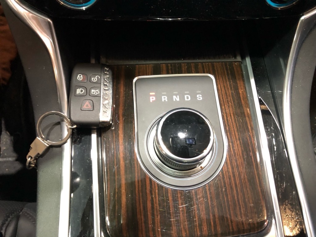 SAJBB4BK6HCY29837 Jaguar Xf X260