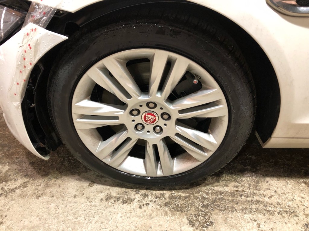 SAJBB4BK6HCY29837 Jaguar Xf X260