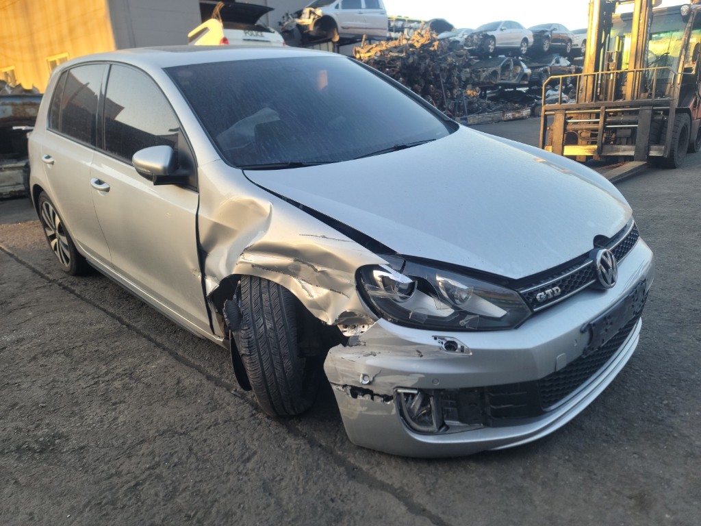 WVWZZZ1KZBW053191 Volkswagen GOLF