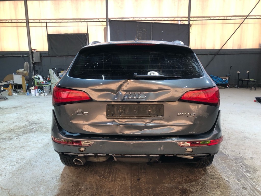 WAUZZZ8RXDA025330 Audi Q5