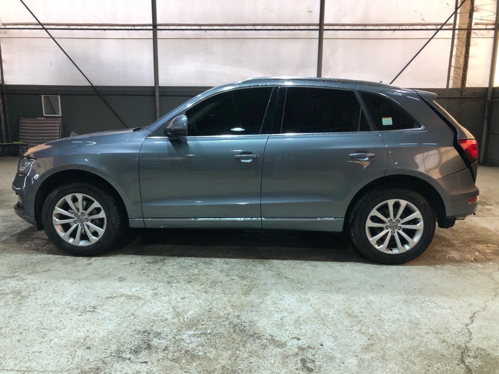 WAUZZZ8RXDA025330 Audi Q5