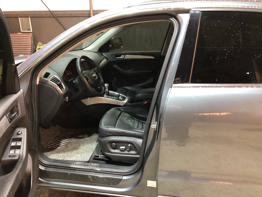 WAUZZZ8RXDA025330 Audi Q5