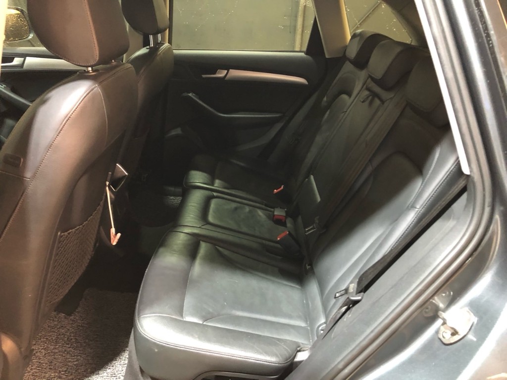 WAUZZZ8RXDA025330 Audi Q5