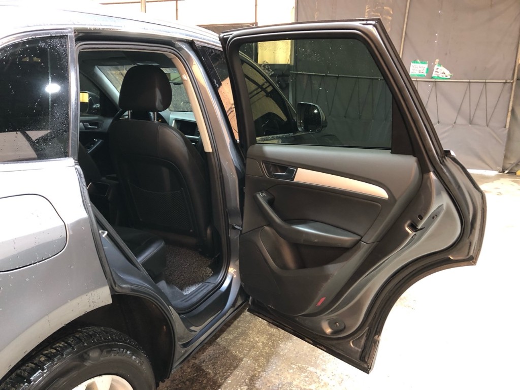WAUZZZ8RXDA025330 Audi Q5