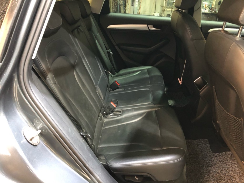 WAUZZZ8RXDA025330 Audi Q5
