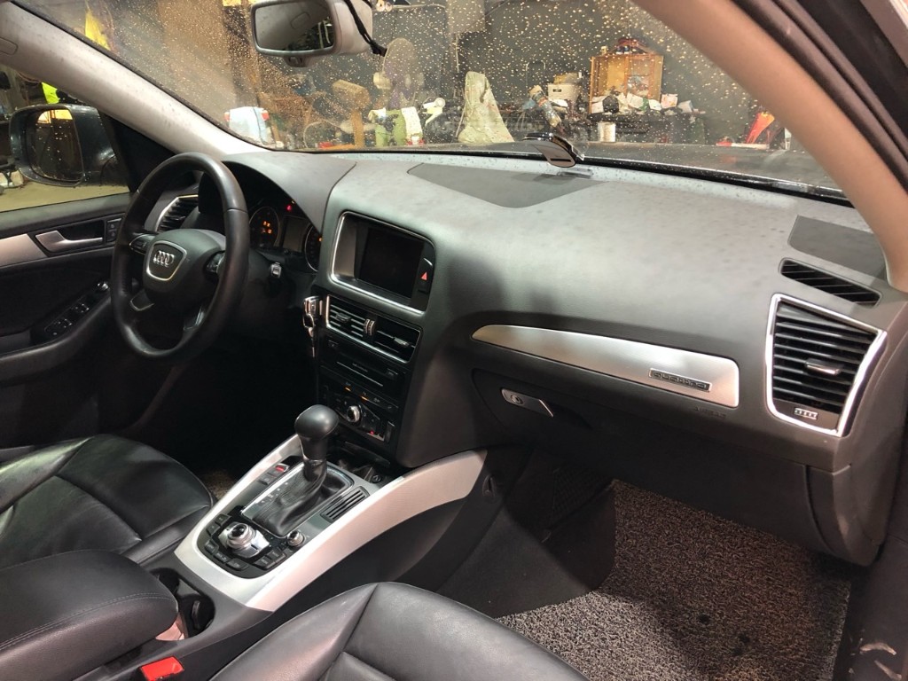 WAUZZZ8RXDA025330 Audi Q5
