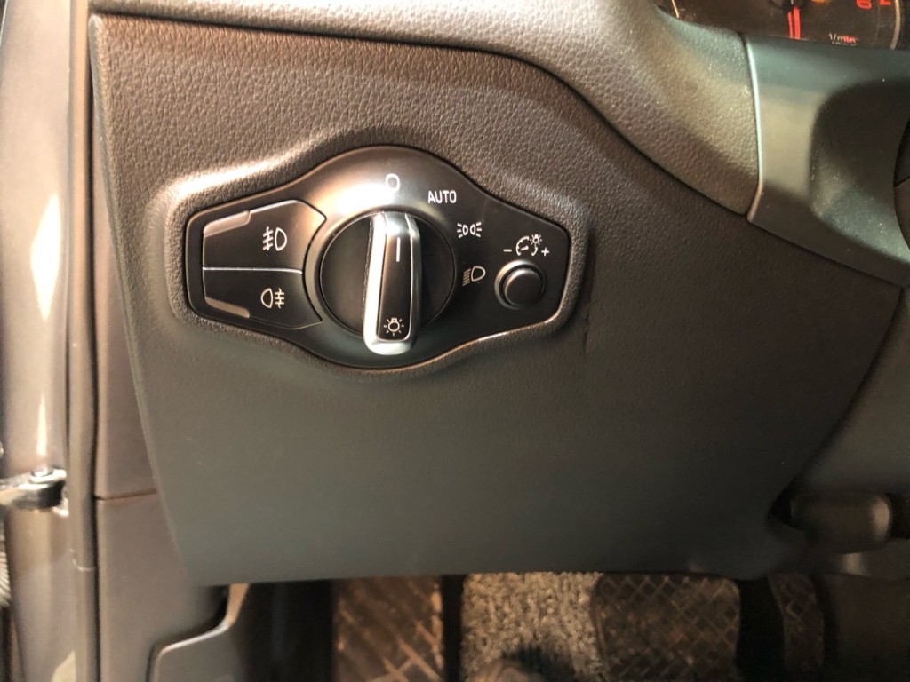 WAUZZZ8RXDA025330 Audi Q5