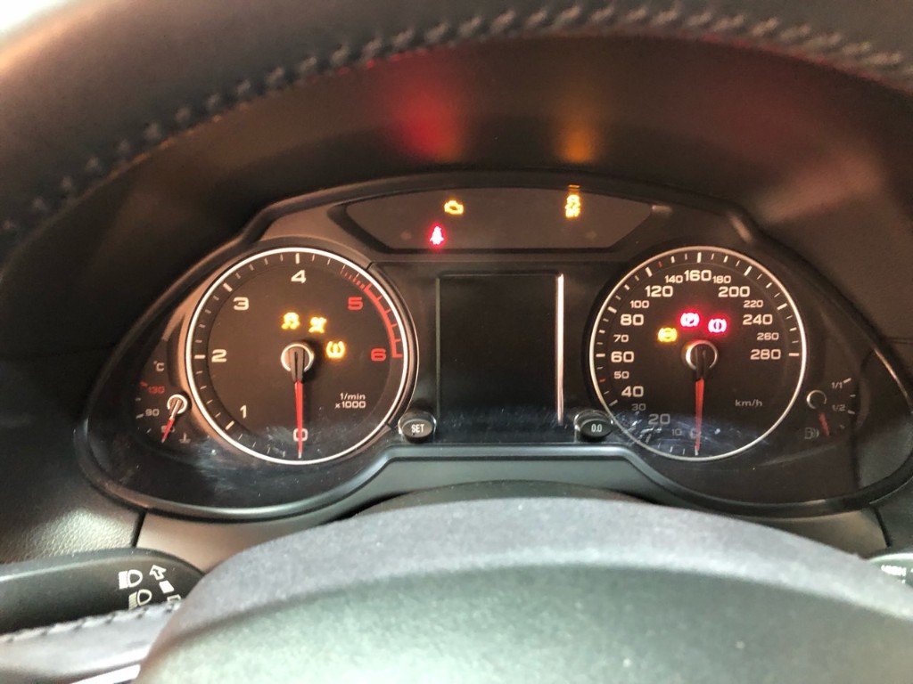 WAUZZZ8RXDA025330 Audi Q5