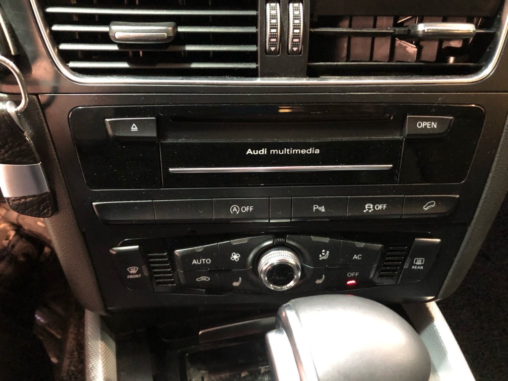 WAUZZZ8RXDA025330 Audi Q5