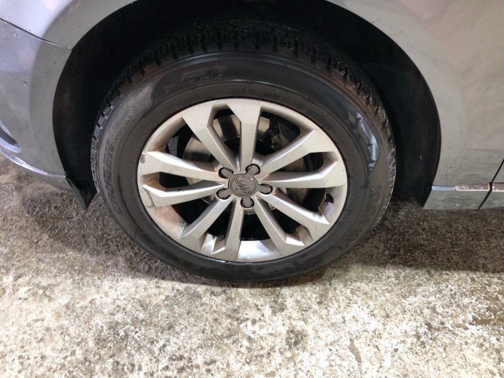 WAUZZZ8RXDA025330 Audi Q5
