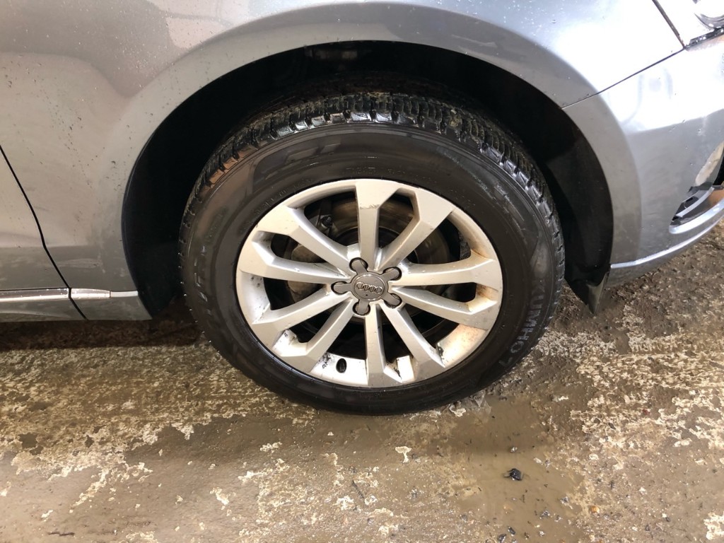 WAUZZZ8RXDA025330 Audi Q5