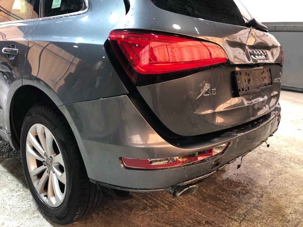 WAUZZZ8RXDA025330 Audi Q5