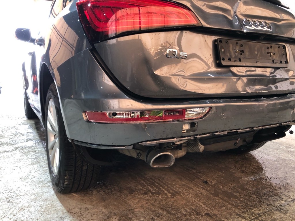 WAUZZZ8RXDA025330 Audi Q5