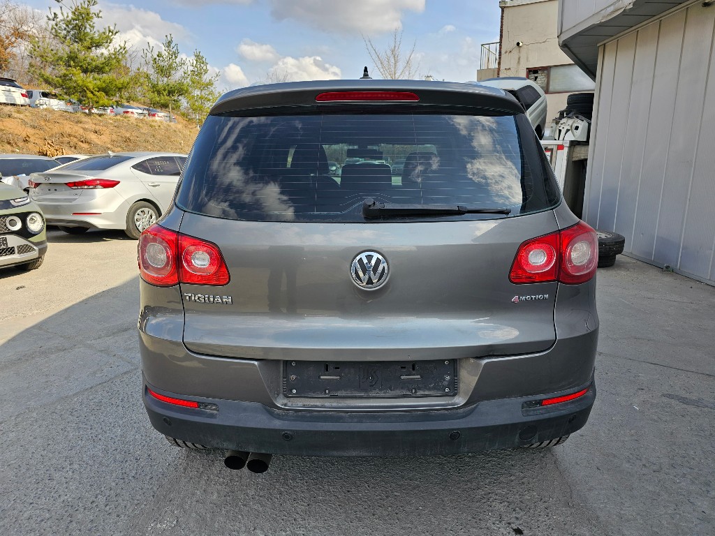 WVGZZZ5NZBW062961 Volkswagen TIGUAN
