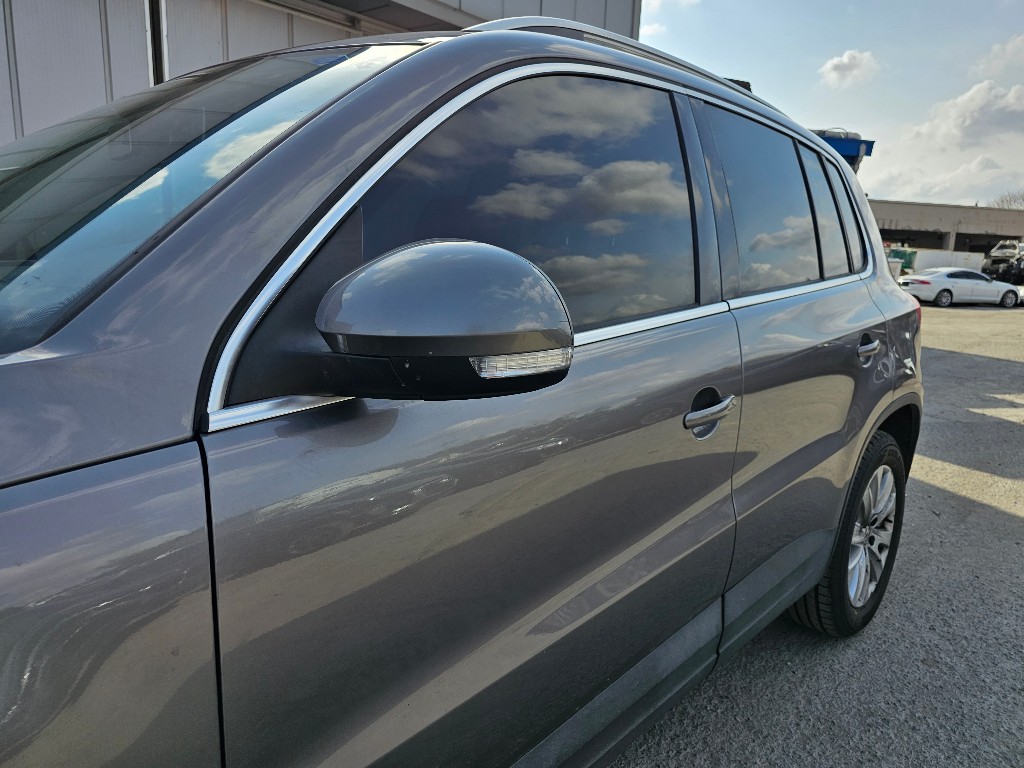 WVGZZZ5NZBW062961 Volkswagen TIGUAN