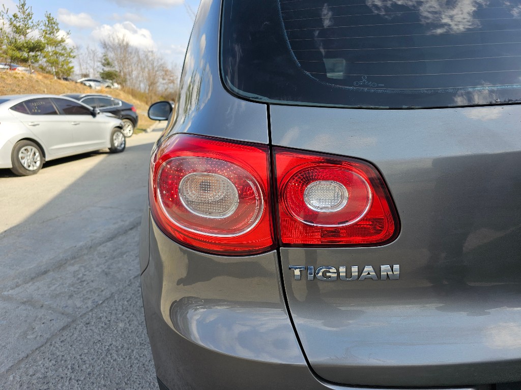 WVGZZZ5NZBW062961 Volkswagen TIGUAN