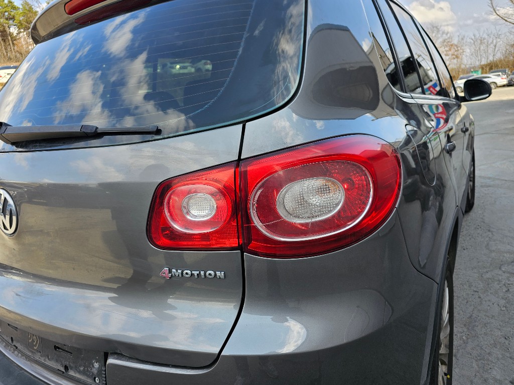 WVGZZZ5NZBW062961 Volkswagen TIGUAN