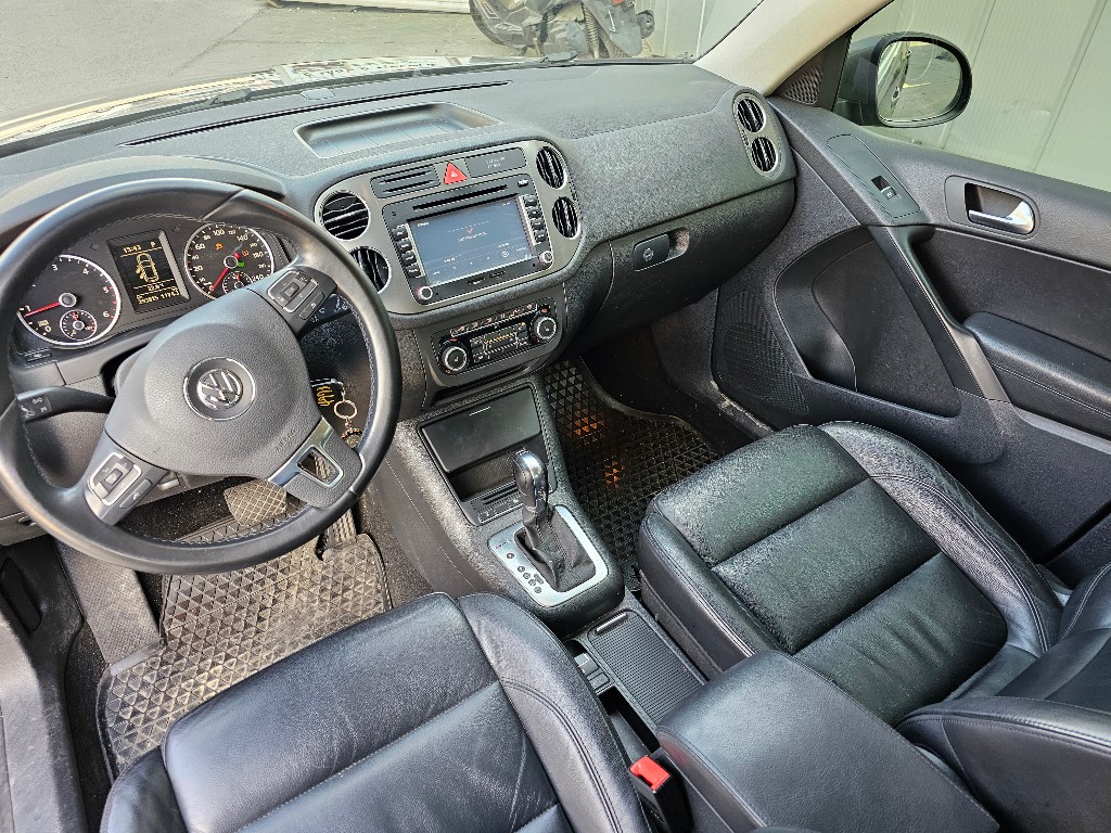 WVGZZZ5NZBW062961 Volkswagen TIGUAN