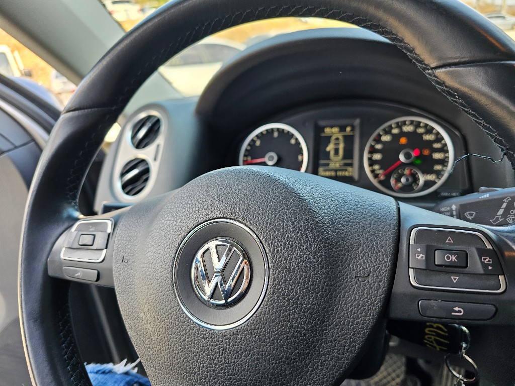 WVGZZZ5NZBW062961 Volkswagen TIGUAN