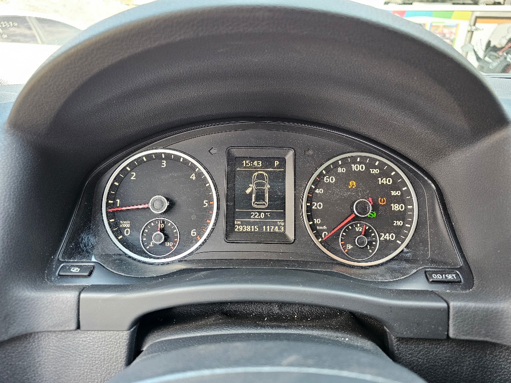 WVGZZZ5NZBW062961 Volkswagen TIGUAN