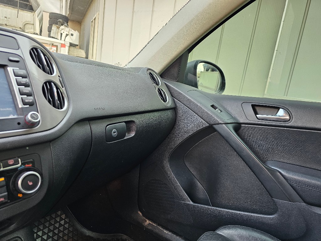 WVGZZZ5NZBW062961 Volkswagen TIGUAN