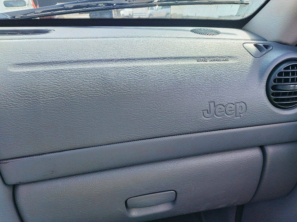 1J8GL38545W634061 Jeep Cherokee