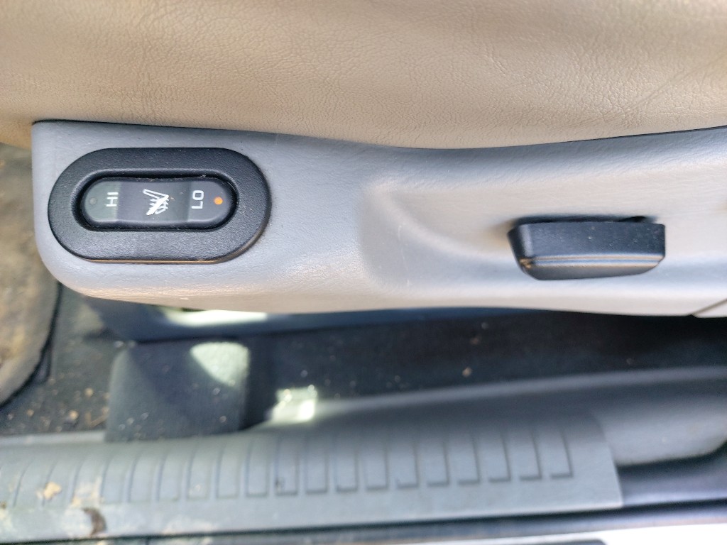 1J8GL38545W634061 Jeep Cherokee