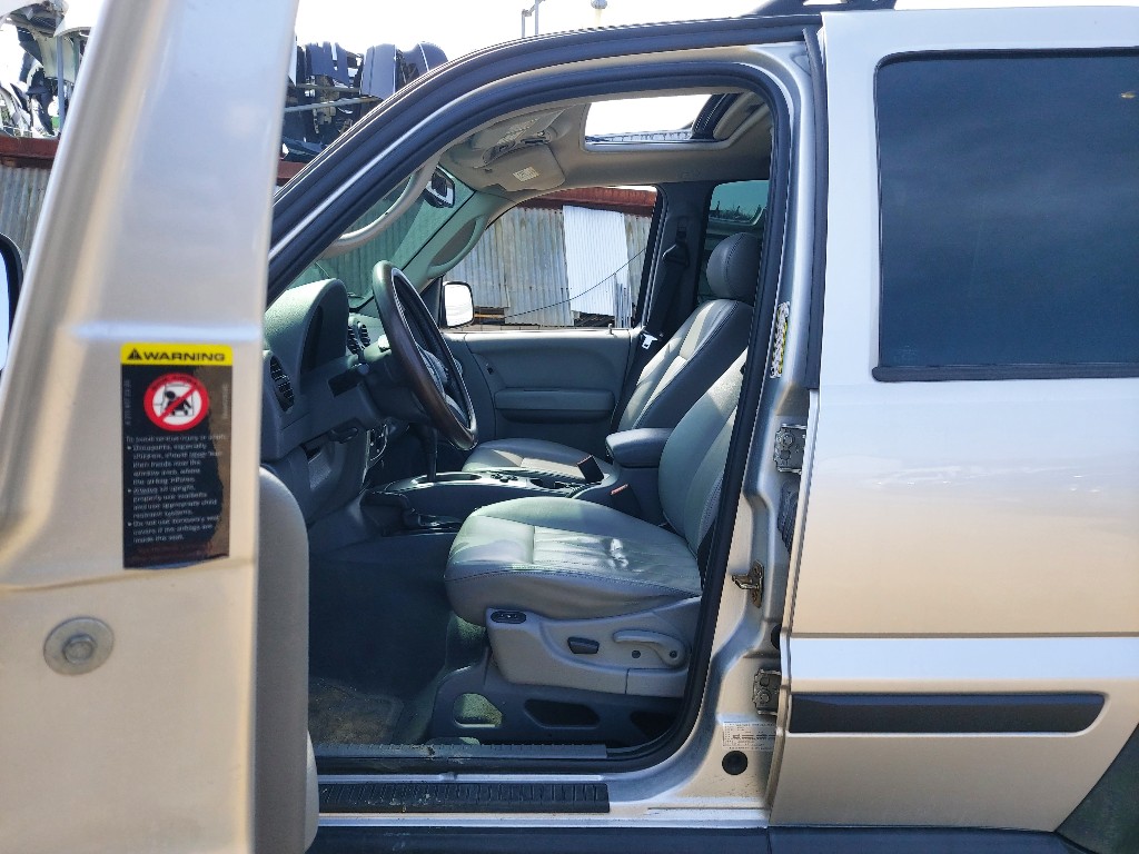 1J8GL38545W634061 Jeep Cherokee