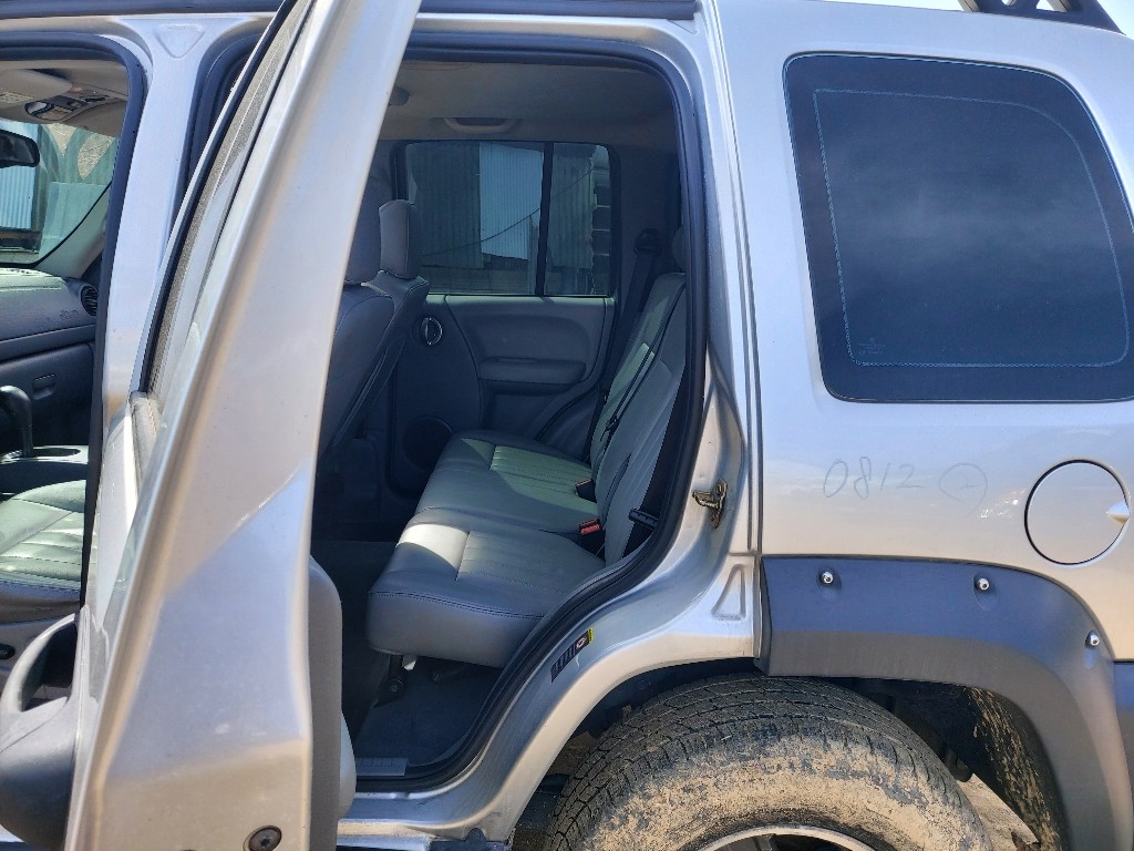 1J8GL38545W634061 Jeep Cherokee